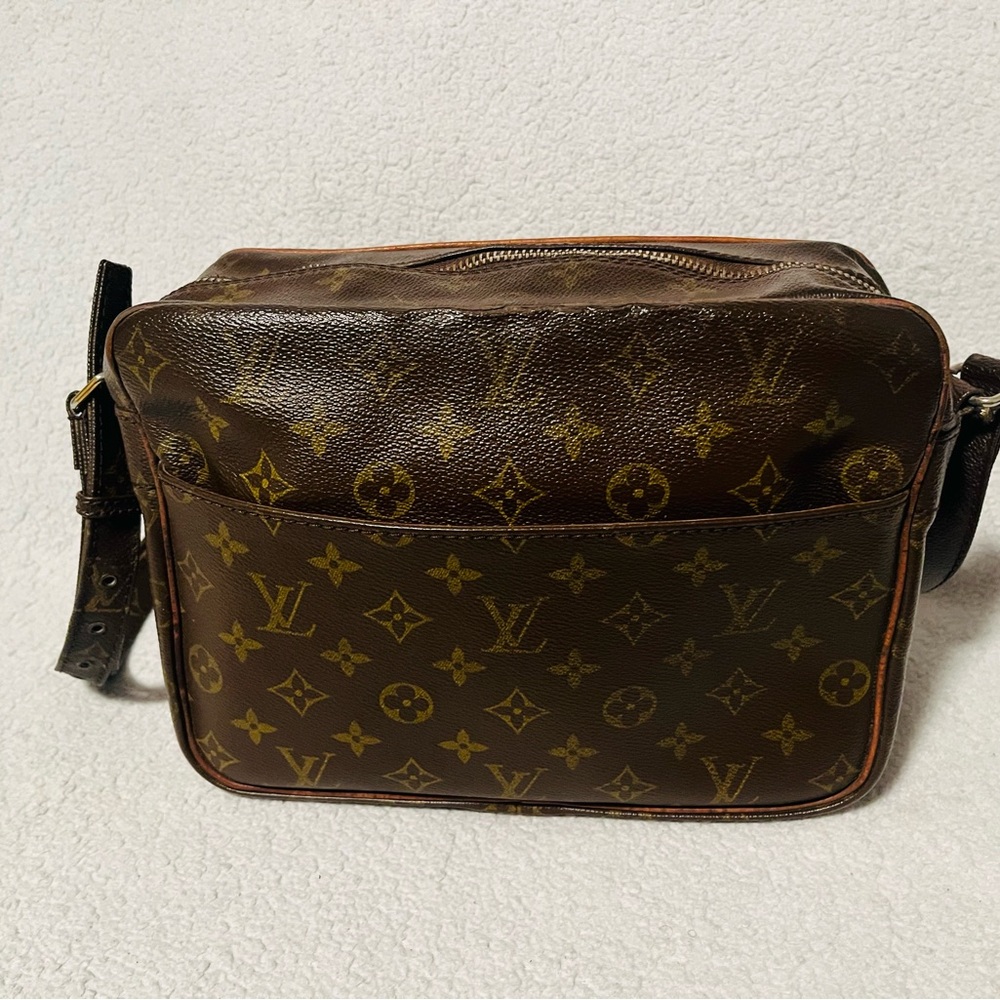 Louis Vuitton Nile Vintage Shoulder Bag - Picture 3 of 16